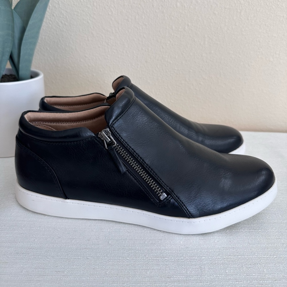 Life Stride Eden Soft System Black Faux Leather Zip Ankle Booties Women’s 10W